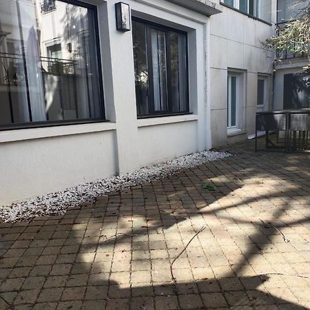 2 Piece Avec Terrasse Ensoleille Apartment Suresnes Exterior photo