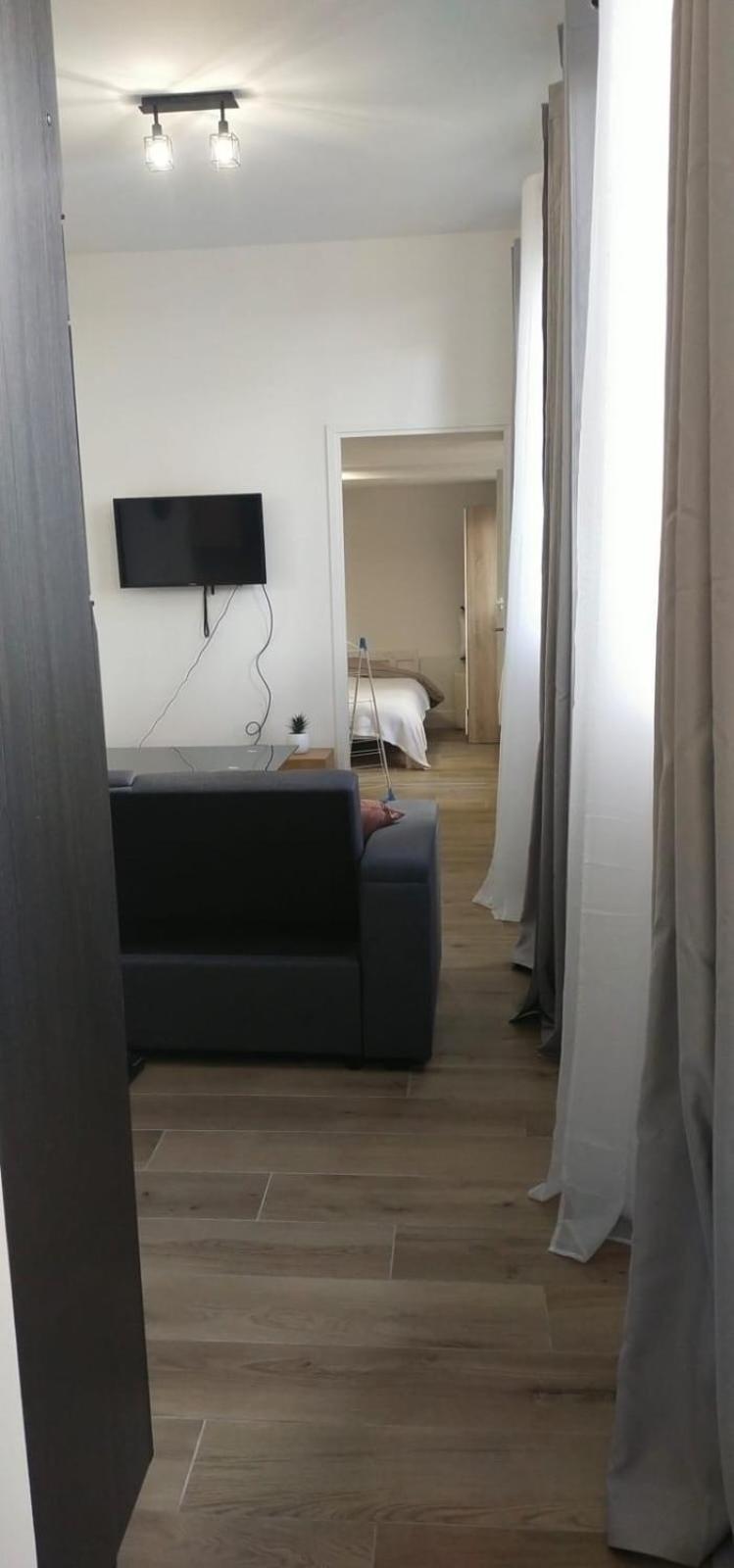 2 Piece Avec Terrasse Ensoleille Apartment Suresnes Exterior photo