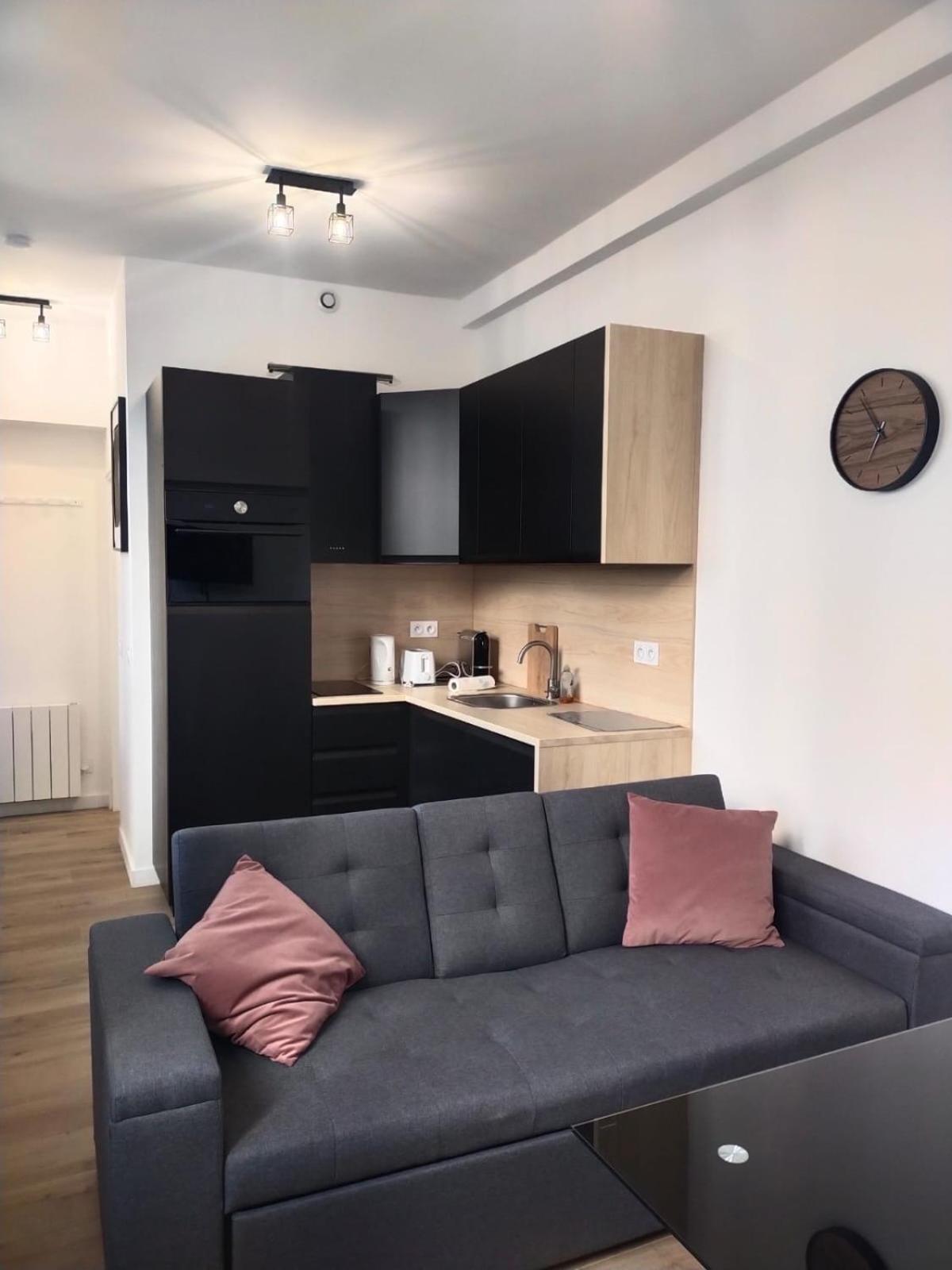 2 Piece Avec Terrasse Ensoleille Apartment Suresnes Exterior photo