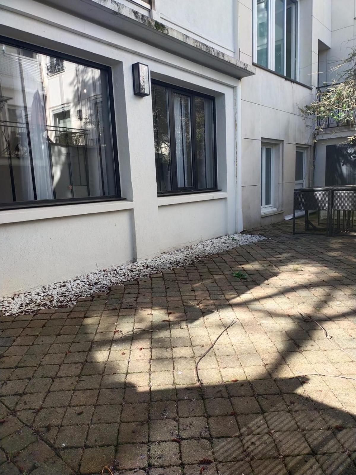 2 Piece Avec Terrasse Ensoleille Apartment Suresnes Exterior photo